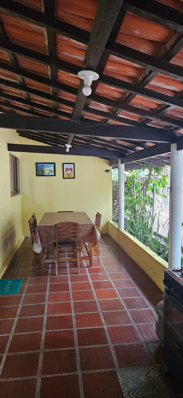 Área externa com churrasqueira