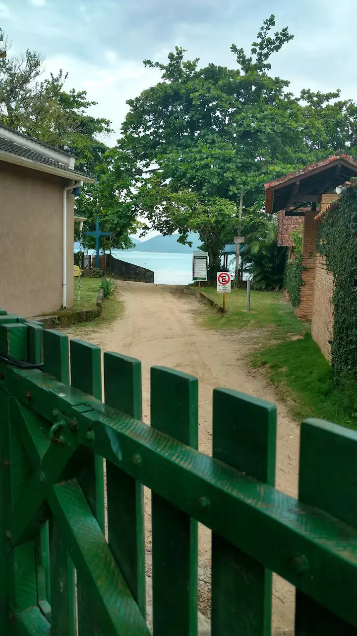Vista mostrando os 30 metros entre a casa e a areia